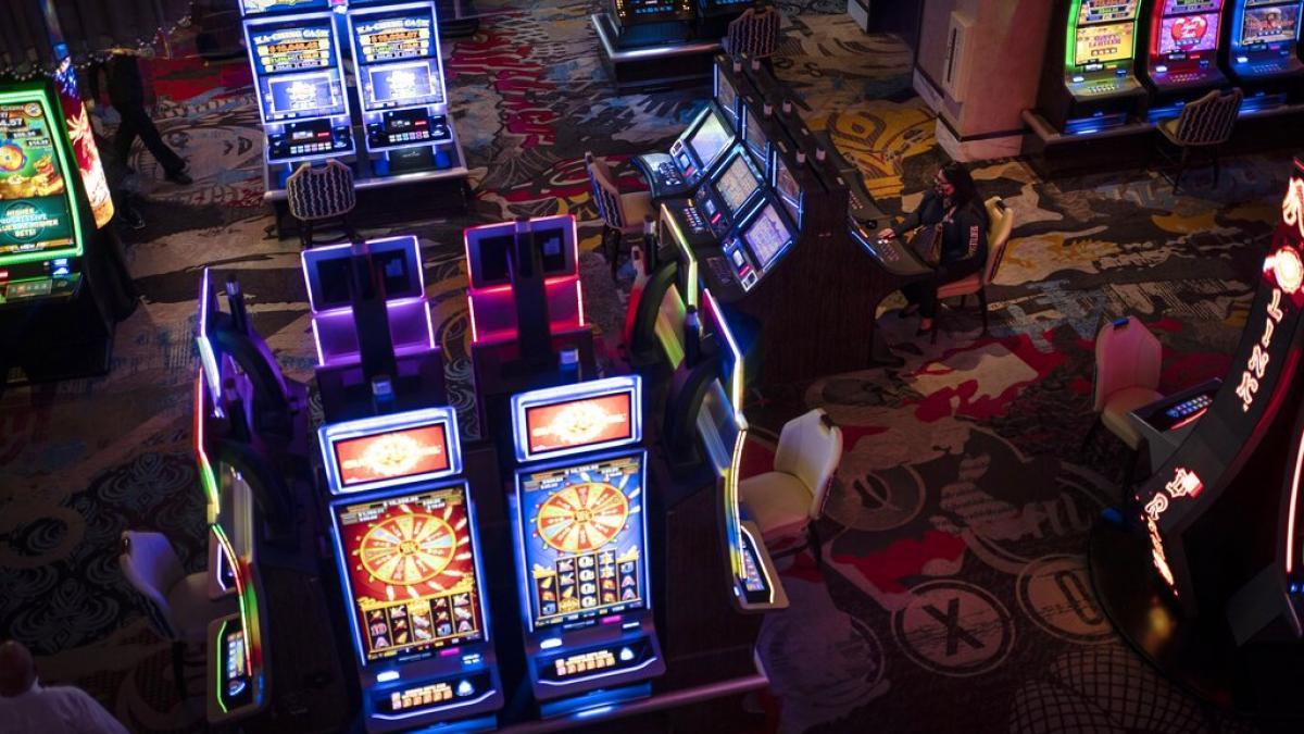 Tìm hiểu cách tải game đánh bài xì tố miễn phí và dễ dàng trên điện thoại